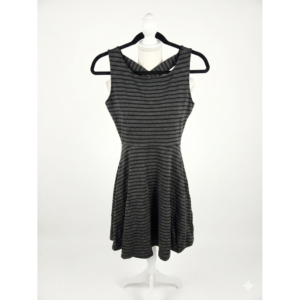 Gilli Women Gray Black Striped Sleeveless‎ Crisscross Back Skater Dress Size S